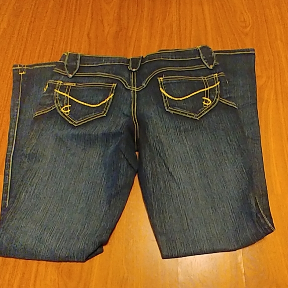 Jeans - Picture 2 of 3